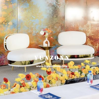 Современный диван высокого стандарта с дизайном, стальной рамой и бархатной тканью для гостиной