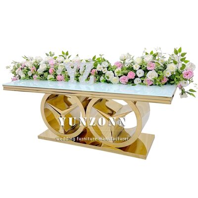 Хорошая цена Современный золотой прямоугольный обеденный стол с основанием Benz, роскошная мебель для свадебных мероприятий для уличного использования и использования в отелях, стеклянная столешница/МДФ онлайн