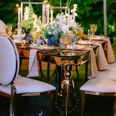 Хорошая цена Современный обеденный стол YZ Triangle с основанием из нержавеющей стали, столешницей из закаленного стекла, многоцветной рамой, прочный для улицы, квартиры, виллы онлайн