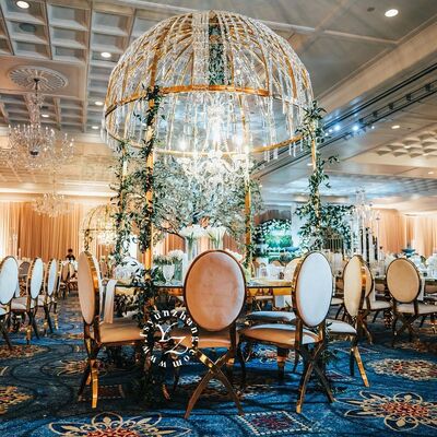 Хорошая цена Современный роскошный обеденный стол с хрустальным куполом, каркас из нержавеющей стали, металл, отели, свадьбы, рестораны на открытом воздухе, банкеты онлайн