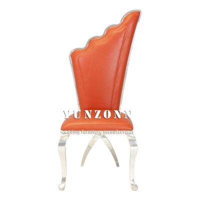 Хорошая цена Высокое спинка кожаное и тканевое кресло для жениха и невесты с золотыми крыльями, роскошное антикварное свадебное кресло из нержавеющей стали онлайн