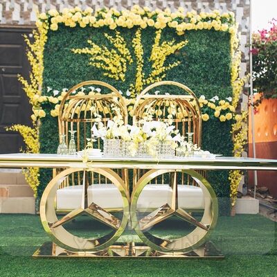 Хорошая цена Современный обеденный стол для свадьбы из нержавеющей стали для отелей и мероприятий на открытом воздухе со стеклом и МДФ онлайн