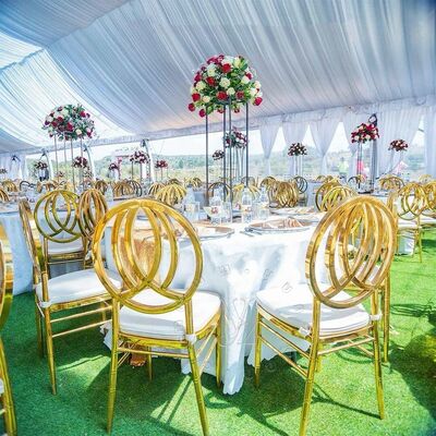 Хорошая цена Современный стол для столовой из нержавеющей стали для апартаментов Гостиница Свадебные мероприятия Наружная гостиная Кухня Использование-оптовая торговля Металлическая мебель онлайн